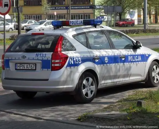 Grodzisk Mazowiecki - 40-latka kradła plecaki i płaciła skradzionymi kartami w Warszawie