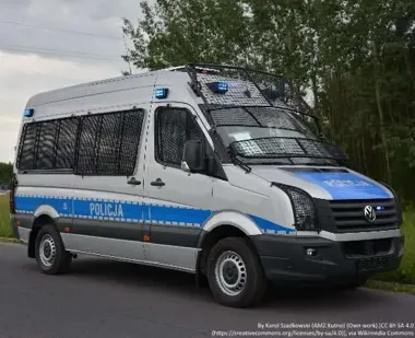Sekundy decydują - grodziscy policjanci ostrzegają przed jazdą bez świateł