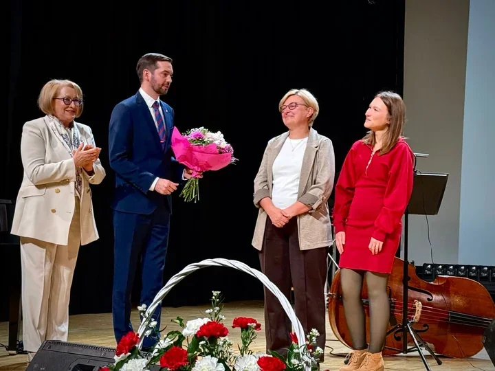 Dwie nauczycielki uhonorowane za 81 lat pracy dla grodziskiej oświaty