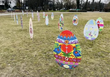 Pisanki z parku zamiast szkolnej ławki rozjaśniły świąteczny Grodzisk