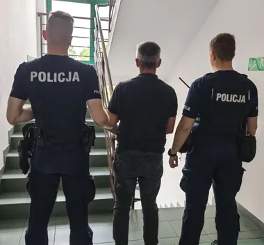 Maczeta i kij baseballowy po ataku na 20-latka. Dwaj mężczyźni z zarzutami