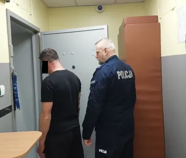 Ponad 3 kilogramy narkotyków w domu w Milanówku - 41-latek trafił do aresztu