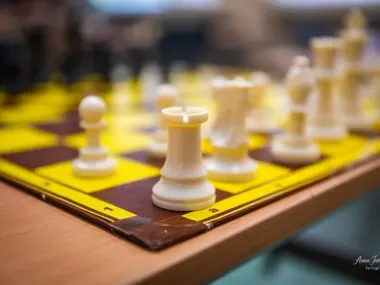 Dziesiąty finał „Szachowej Dwójki” przyciągnął 31 graczy do szkolnej sali